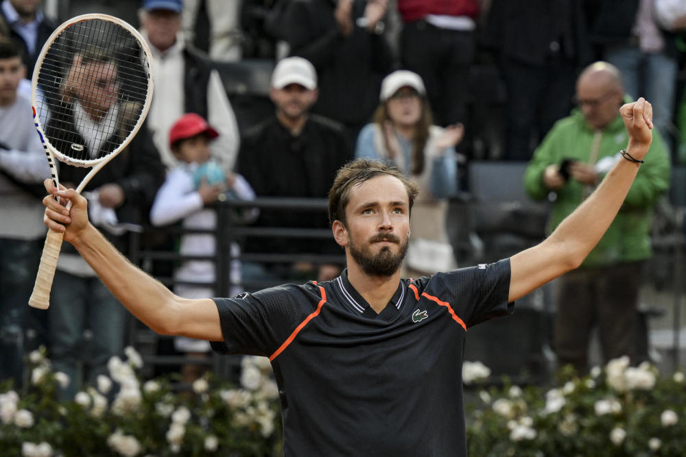 意大利网球队爆冷欧洲网球队，梅德韦杰夫送出助攻的简单介绍