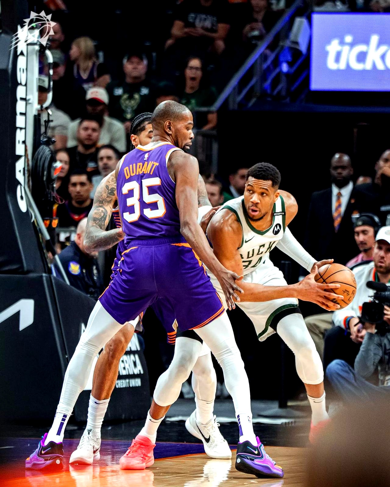 雄鹿B队爆冷尼日利亚男篮，布克统治全场