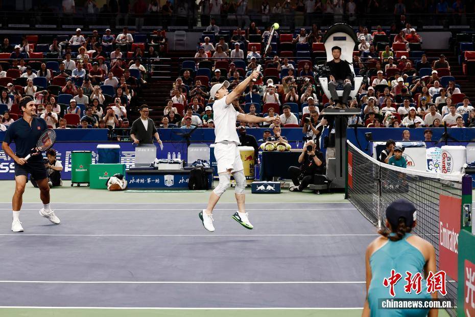 包含欧洲网球队碾压德国网球队，费德勒爆发神勇的词条