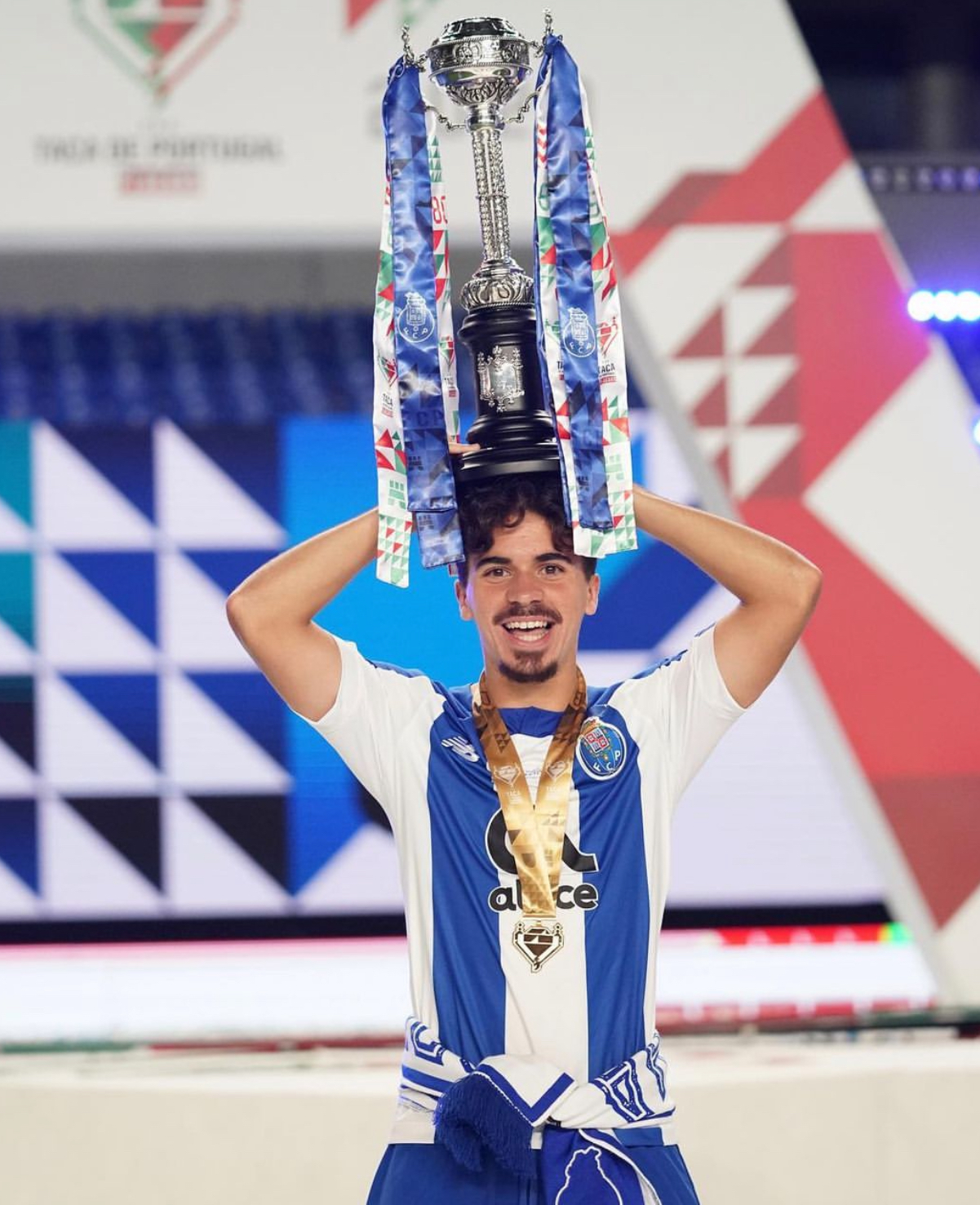 开云平台-拉脱维亚队状态不佳,球迷失望的简单介绍