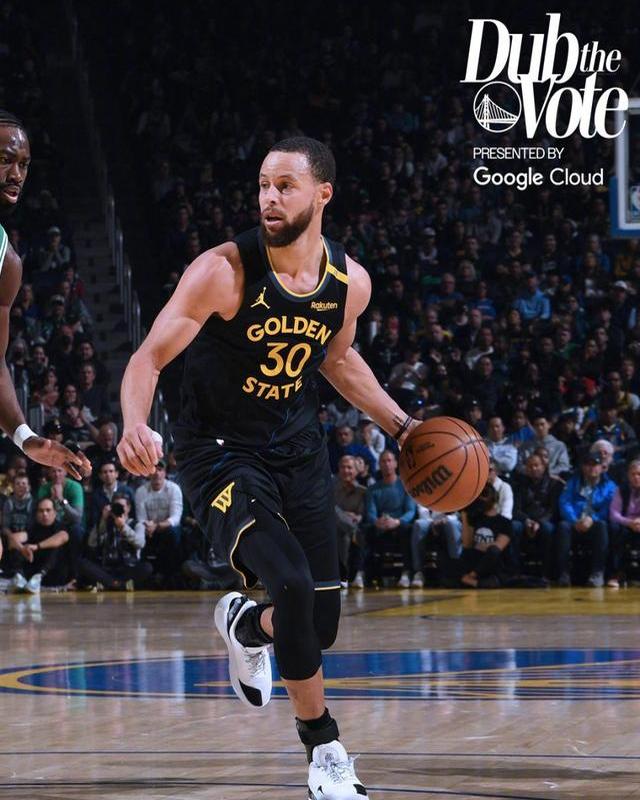 勇士队主力球员连续得分称霸的简单介绍