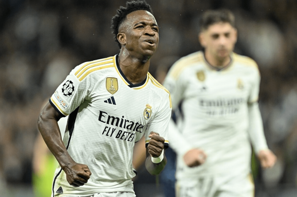 开云体育-皇马前锋机警突破,助球队反击得分