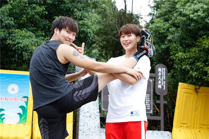 开云体育在线-跆拳道高手技压众,决胜场上光芒四射