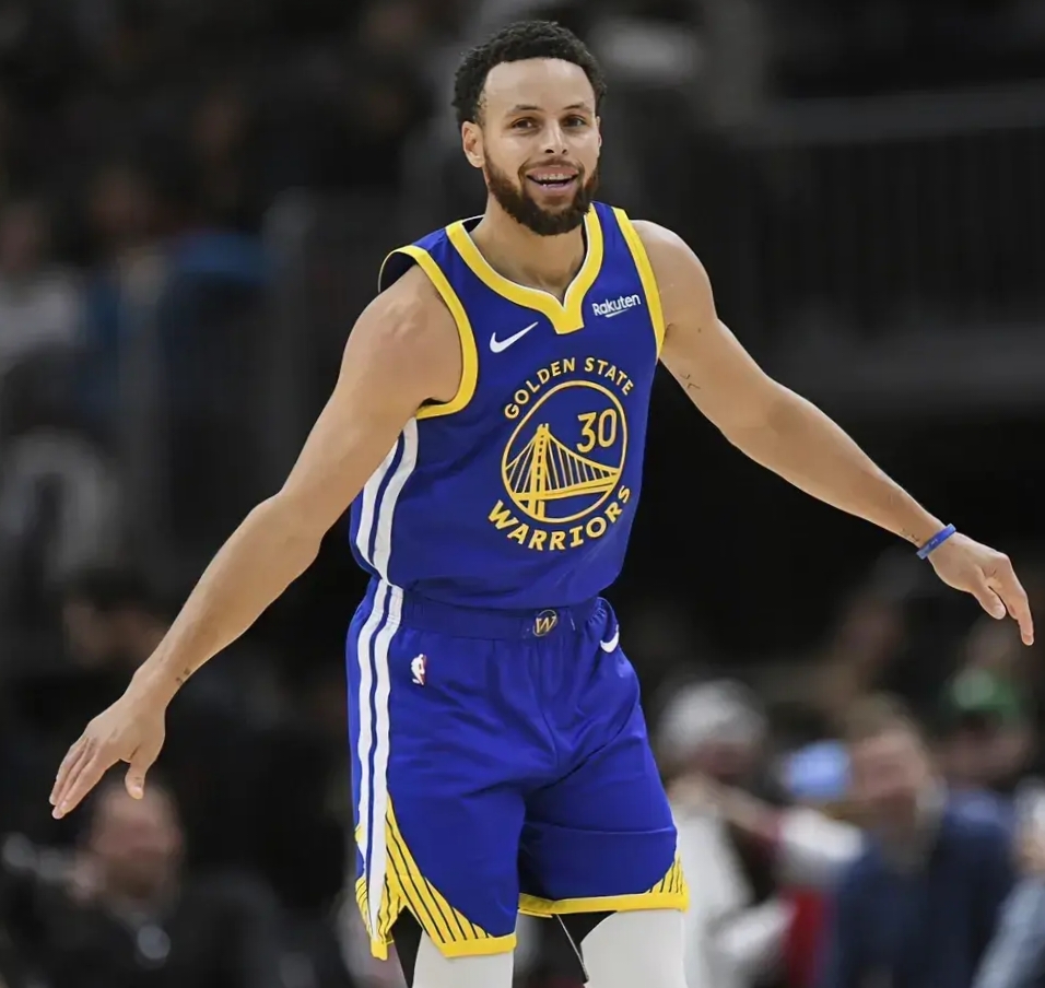 包含勇士主教练：我们正在建立一支胜利的篮球队的词条