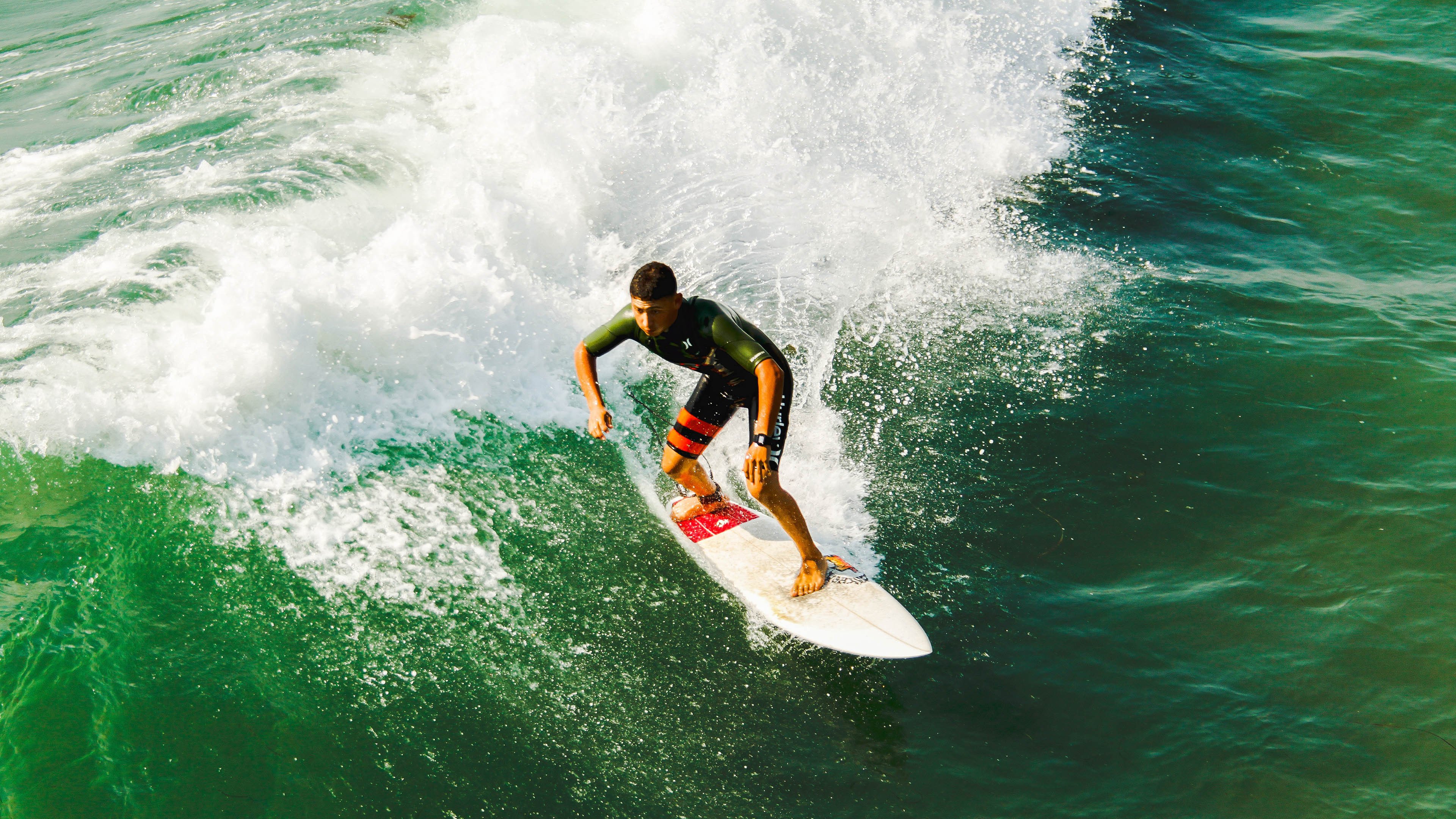 波斯铁骑粉碎红军神话，基耶萨一剑封喉书写亚洲足球新篇章
